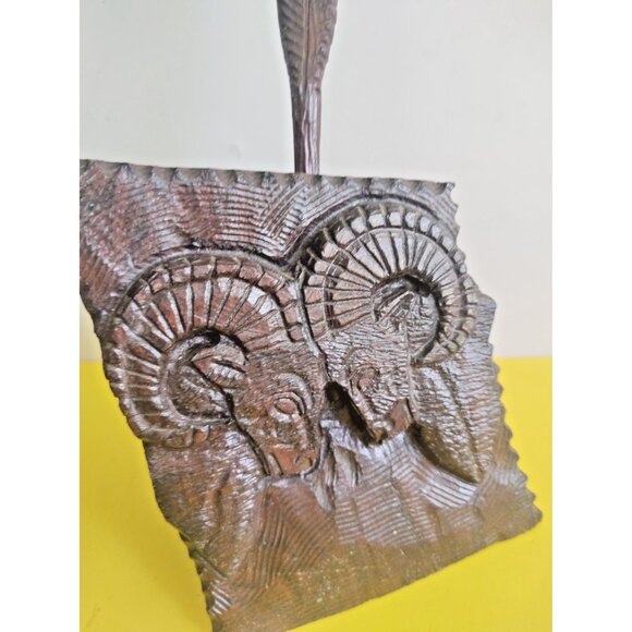 Vintage Large Back Forest Wooden pen holder carving Rams Butting Heads - Picture 12 of 13